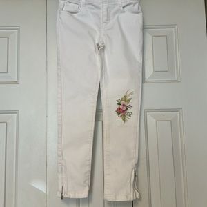 GYMBOREE white size 7 girls jeans.